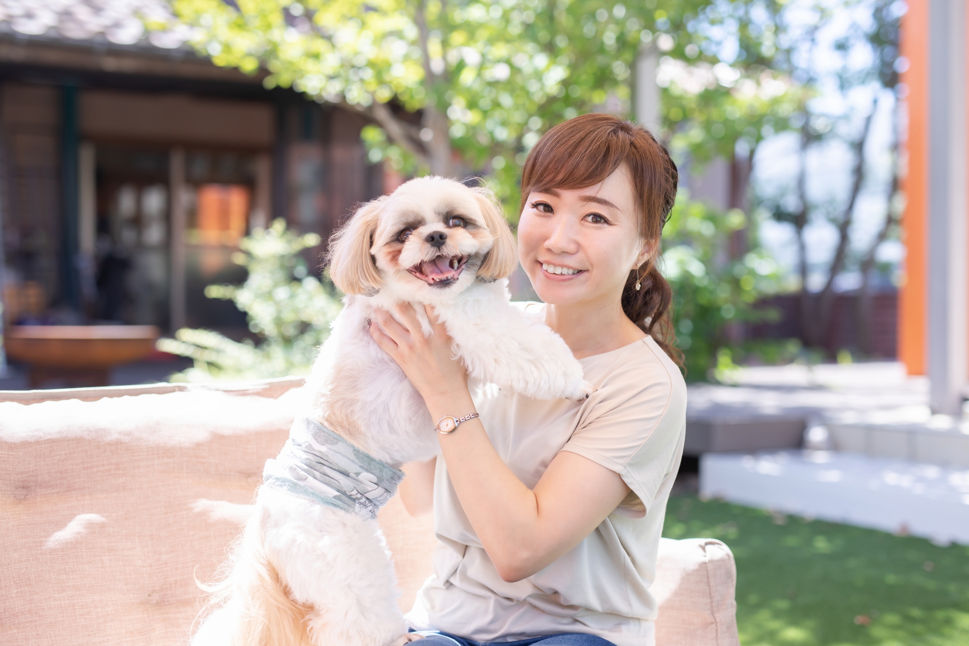 犬と女性