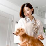 犬のトリミングは生後何ヶ月からがおすすめ？メリットやサロンの選び方、注意点を解説