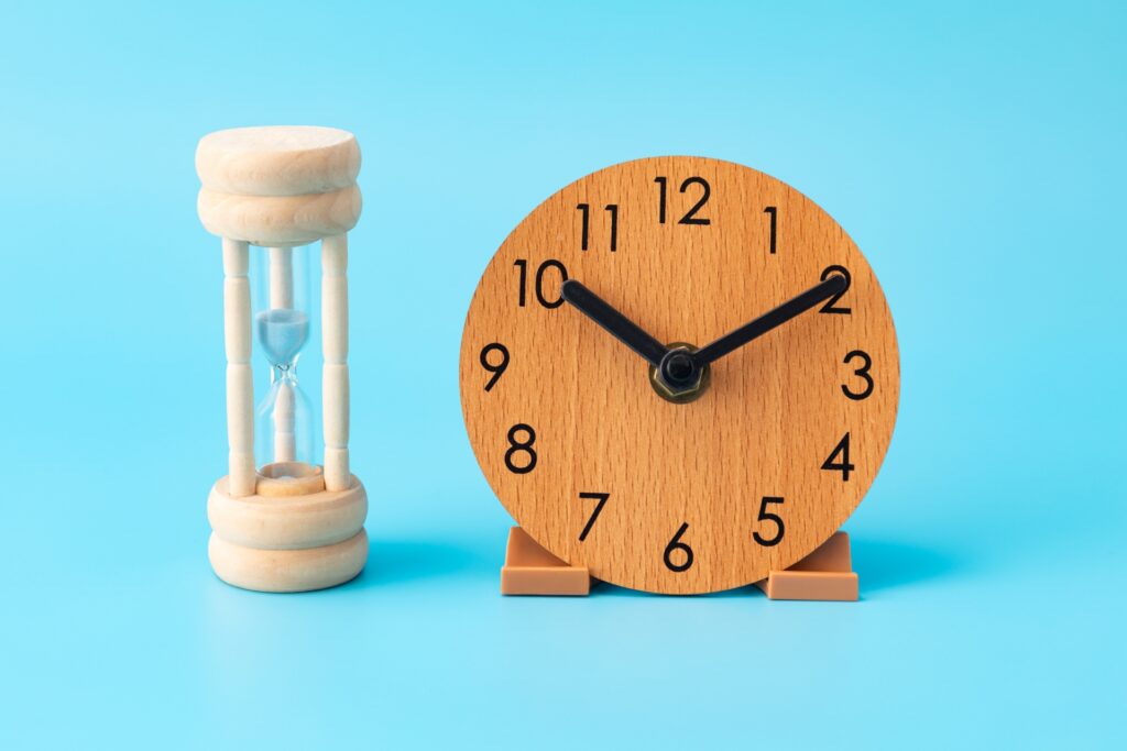 砂時計と木の時計