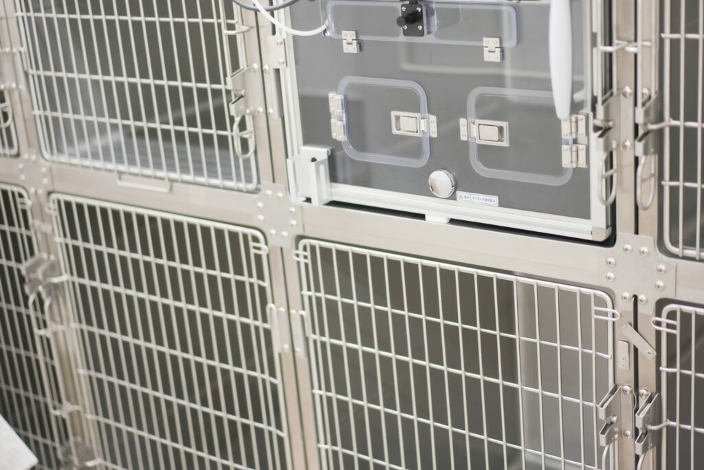 ペットホテルのゲージ